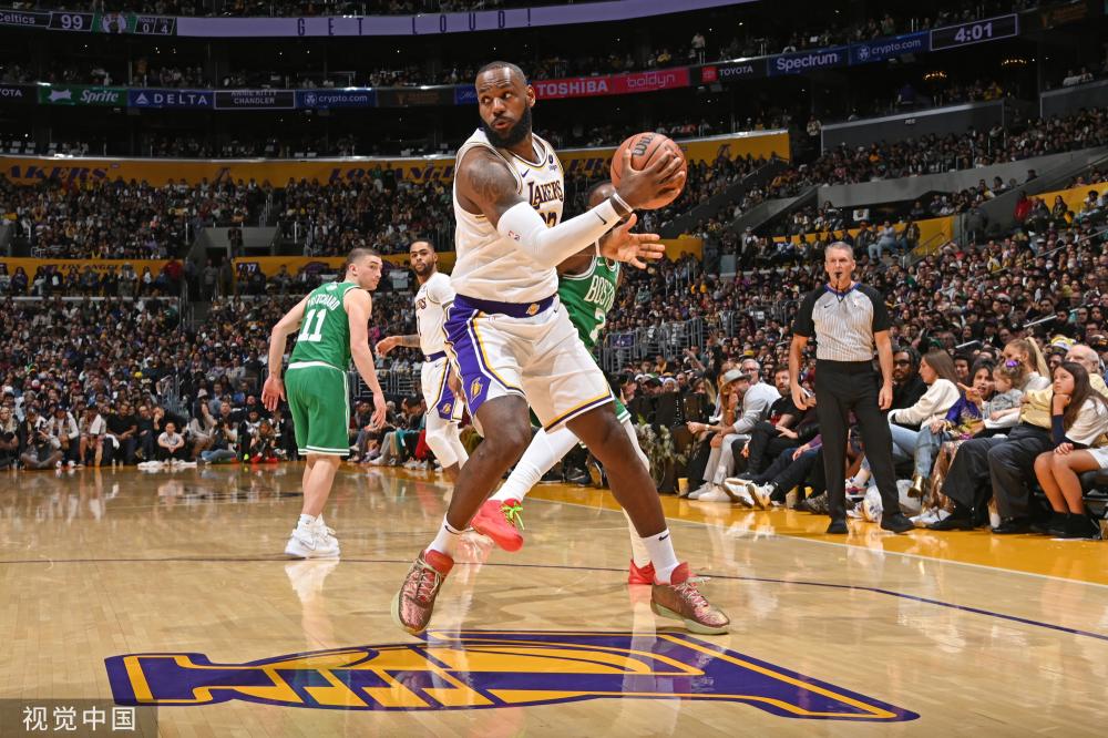 她冷静应战 她冷静应战